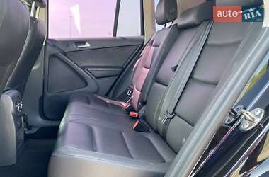 Внедорожник / Кроссовер Volkswagen Tiguan 2015 в 