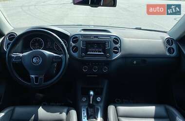 Внедорожник / Кроссовер Volkswagen Tiguan 2015 в 