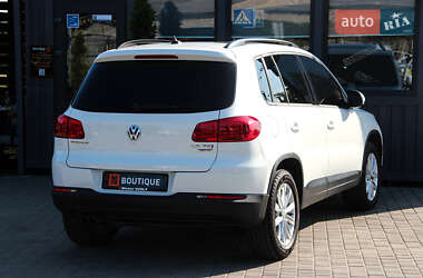 Внедорожник / Кроссовер Volkswagen Tiguan 2012 в 