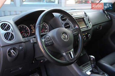Внедорожник / Кроссовер Volkswagen Tiguan 2012 в 