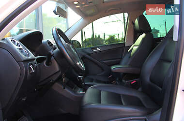 Внедорожник / Кроссовер Volkswagen Tiguan 2012 в 