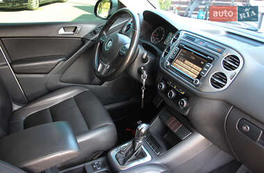 Внедорожник / Кроссовер Volkswagen Tiguan 2012 в 