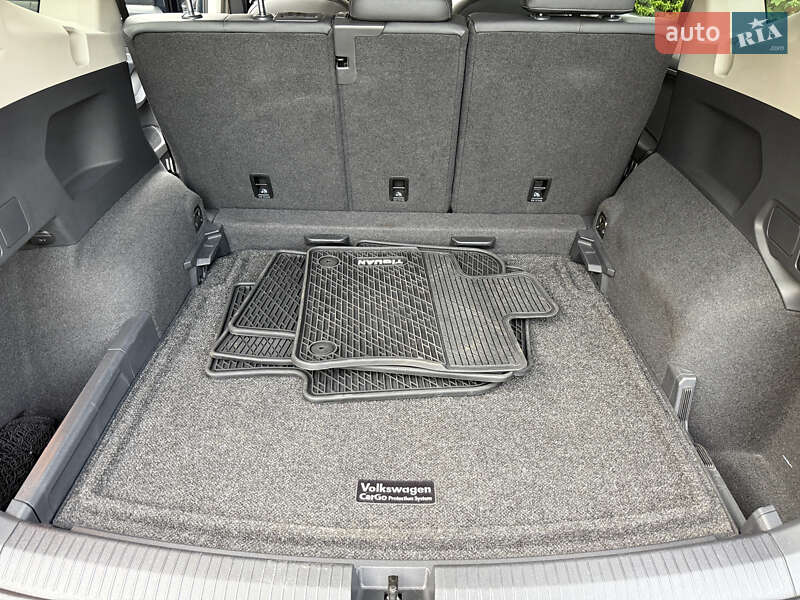 Внедорожник / Кроссовер Volkswagen Tiguan 2019 в Харькове