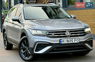 Позашляховик / Кросовер Volkswagen Tiguan 2023 в 