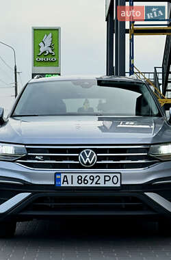 Позашляховик / Кросовер Volkswagen Tiguan 2023 в 