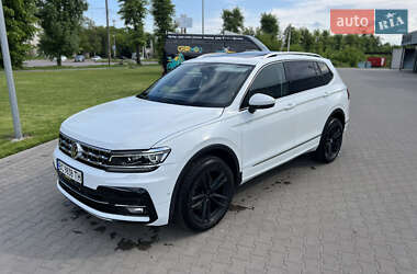 Внедорожник / Кроссовер Volkswagen Tiguan 2019 в Шептицькому
