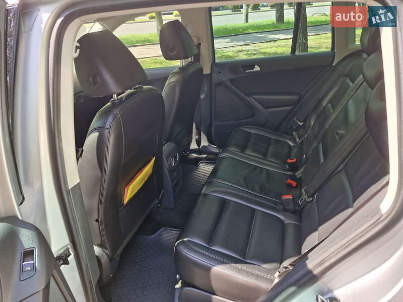 Внедорожник / Кроссовер Volkswagen Tiguan 2016 в Чернигове