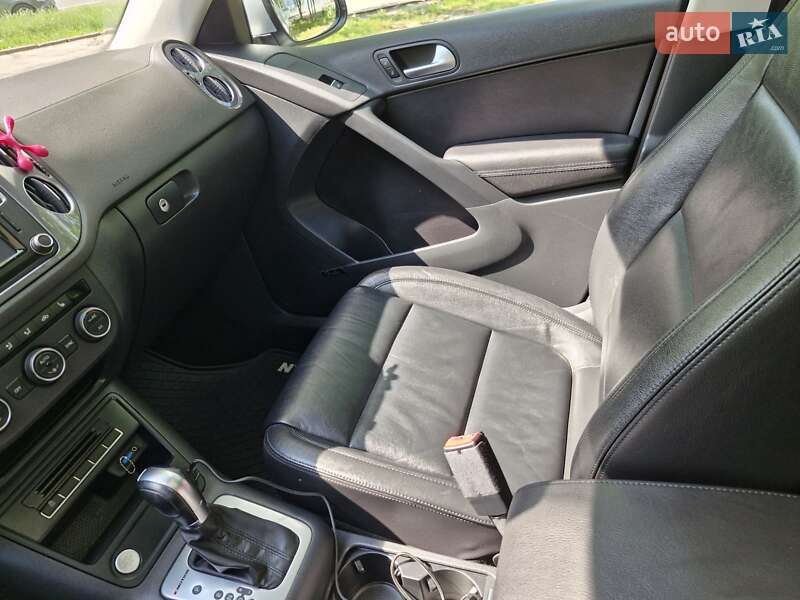 Внедорожник / Кроссовер Volkswagen Tiguan 2016 в Чернигове