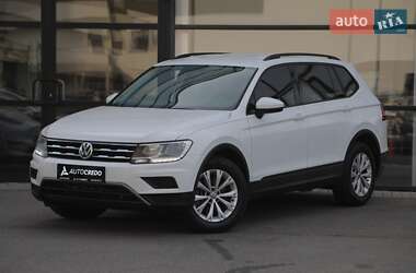 Внедорожник / Кроссовер Volkswagen Tiguan 2018 в 