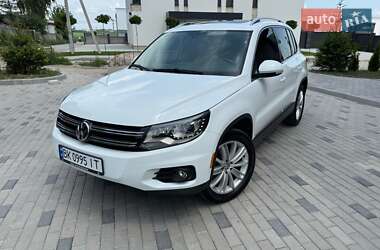 Внедорожник / Кроссовер Volkswagen Tiguan 2015 в Ровно