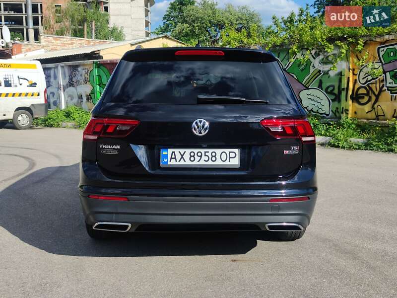 Позашляховик / Кросовер Volkswagen Tiguan 2017 в Харкові