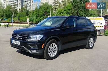 Позашляховик / Кросовер Volkswagen Tiguan 2017 в 