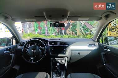 Позашляховик / Кросовер Volkswagen Tiguan 2017 в 