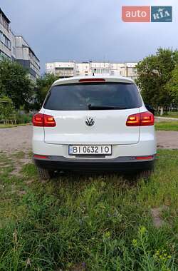 Позашляховик / Кросовер Volkswagen Tiguan 2014 в 