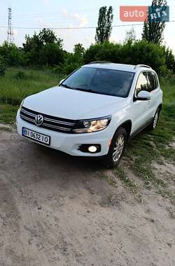 Позашляховик / Кросовер Volkswagen Tiguan 2014 в 