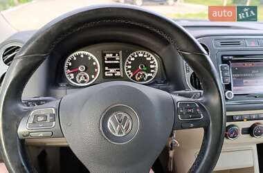 Позашляховик / Кросовер Volkswagen Tiguan 2014 в 
