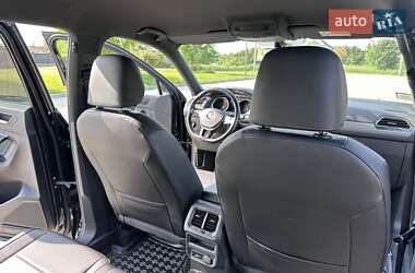 Внедорожник / Кроссовер Volkswagen Tiguan 2019 в 