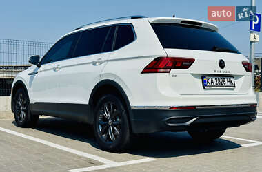 Внедорожник / Кроссовер Volkswagen Tiguan 2024 в 