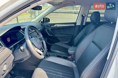 Внедорожник / Кроссовер Volkswagen Tiguan 2024 в 