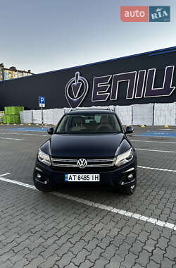Позашляховик / Кросовер Volkswagen Tiguan 2012 в 