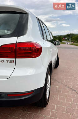 Внедорожник / Кроссовер Volkswagen Tiguan 2017 в 