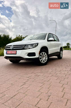 Внедорожник / Кроссовер Volkswagen Tiguan 2017 в 
