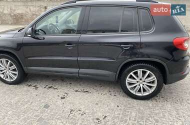 Внедорожник / Кроссовер Volkswagen Tiguan 2009 в 