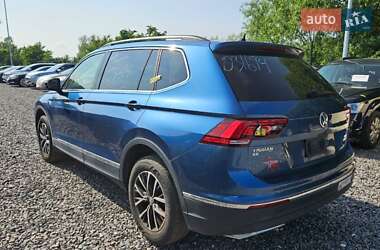 Внедорожник / Кроссовер Volkswagen Tiguan 2020 в 