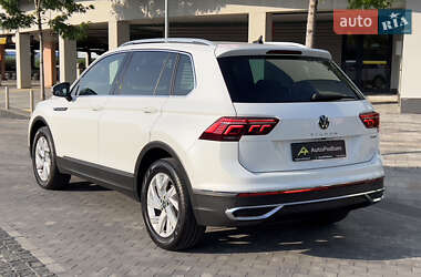 Внедорожник / Кроссовер Volkswagen Tiguan 2021 в 