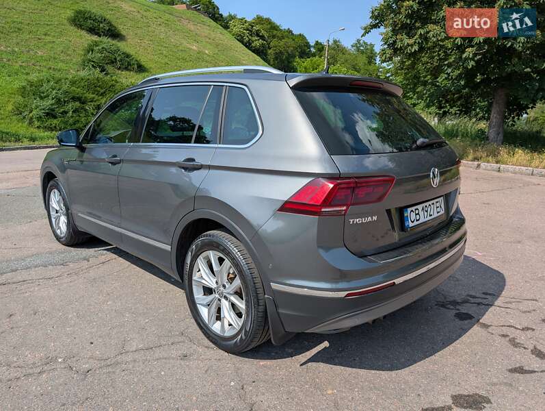 Внедорожник / Кроссовер Volkswagen Tiguan 2017 в Чернигове