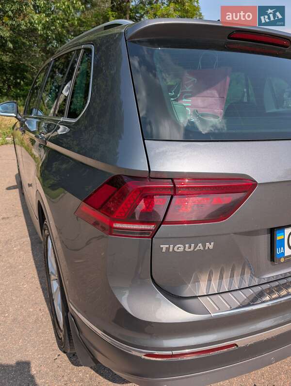 Внедорожник / Кроссовер Volkswagen Tiguan 2017 в Чернигове