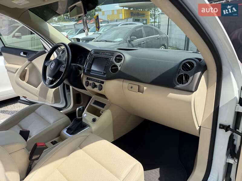 Внедорожник / Кроссовер Volkswagen Tiguan 2016 в Днепре