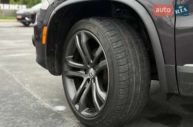 Внедорожник / Кроссовер Volkswagen Tiguan 2016 в 