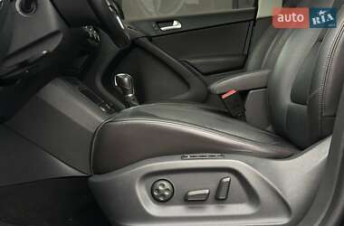 Внедорожник / Кроссовер Volkswagen Tiguan 2016 в 