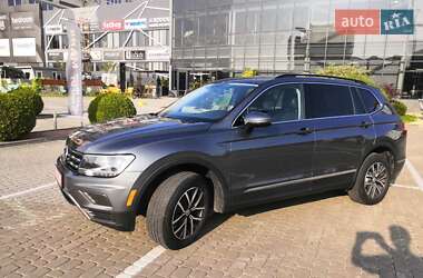 Внедорожник / Кроссовер Volkswagen Tiguan 2020 в 