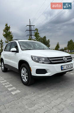 Внедорожник / Кроссовер Volkswagen Tiguan 2016 в 