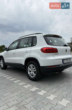 Внедорожник / Кроссовер Volkswagen Tiguan 2016 в 