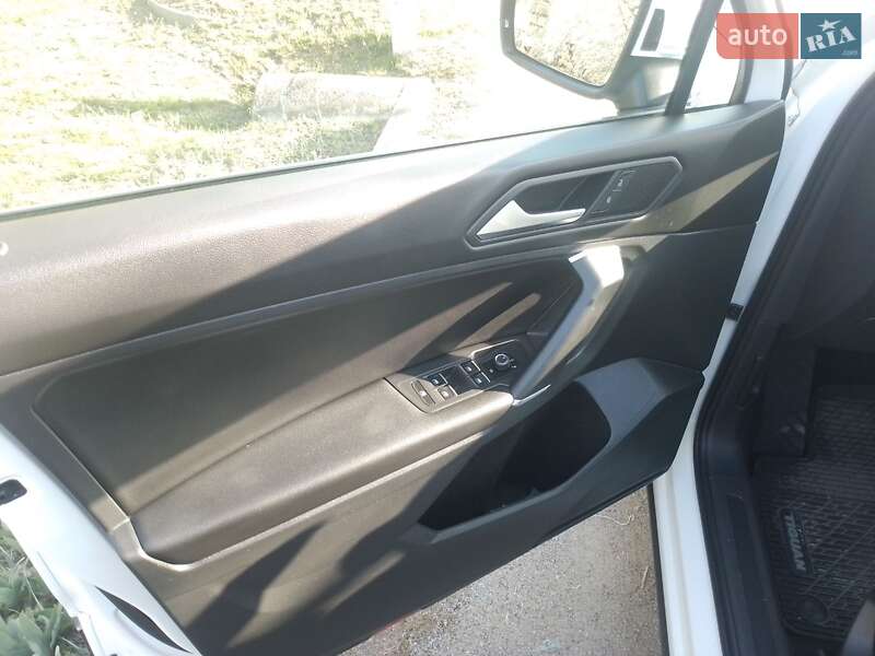 Внедорожник / Кроссовер Volkswagen Tiguan 2020 в Черноморске фото 4 Внедорожник / Кроссовер Volkswagen Tiguan 2020 в Черноморске