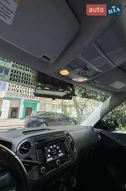Внедорожник / Кроссовер Volkswagen Tiguan 2012 в 