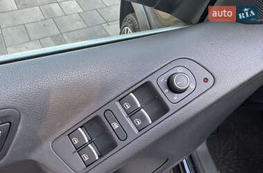 Внедорожник / Кроссовер Volkswagen Tiguan 2016 в 
