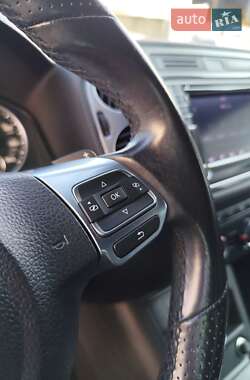 Внедорожник / Кроссовер Volkswagen Tiguan 2016 в 
