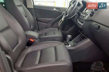 Внедорожник / Кроссовер Volkswagen Tiguan 2011 в 