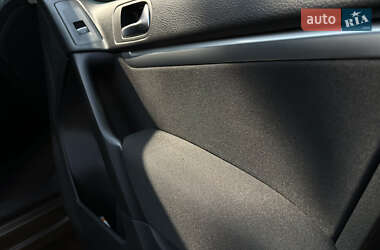 Внедорожник / Кроссовер Volkswagen Tiguan 2012 в 