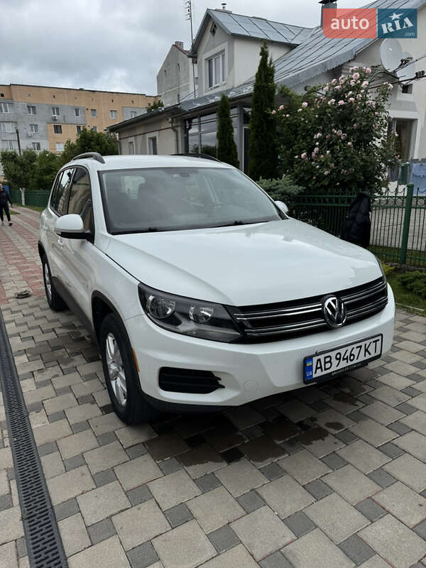 Внедорожник / Кроссовер Volkswagen Tiguan 2017 в 