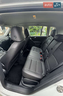 Внедорожник / Кроссовер Volkswagen Tiguan 2017 в 