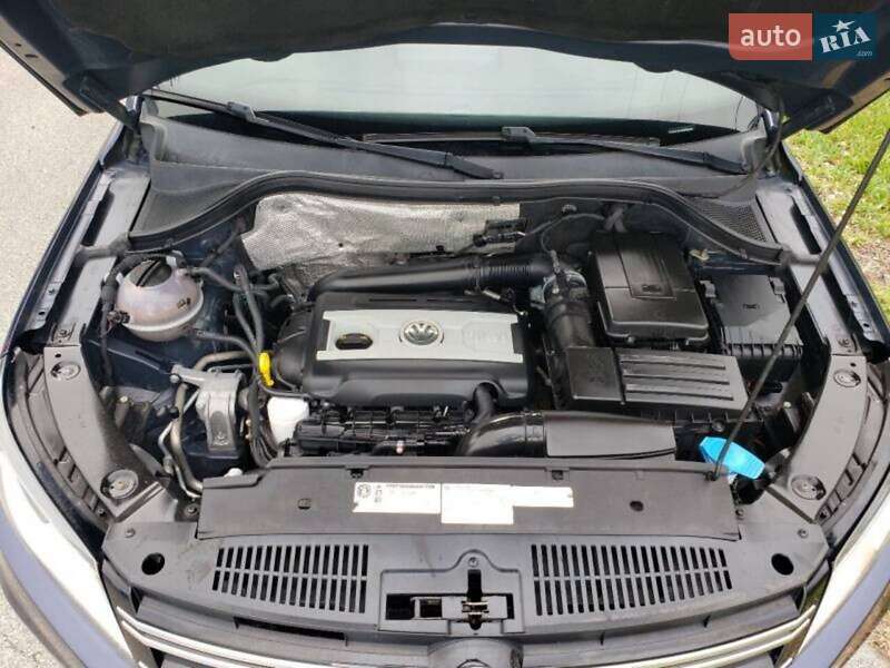 Внедорожник / Кроссовер Volkswagen Tiguan 2015 в Киеве