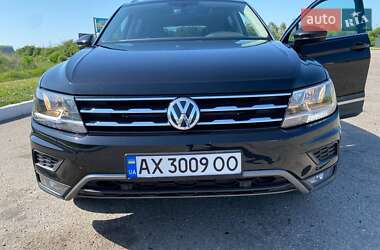 Внедорожник / Кроссовер Volkswagen Tiguan 2021 в 