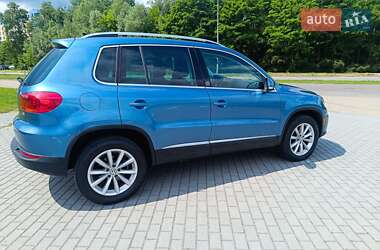 Внедорожник / Кроссовер Volkswagen Tiguan 2016 в 
