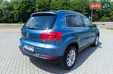 Внедорожник / Кроссовер Volkswagen Tiguan 2016 в 