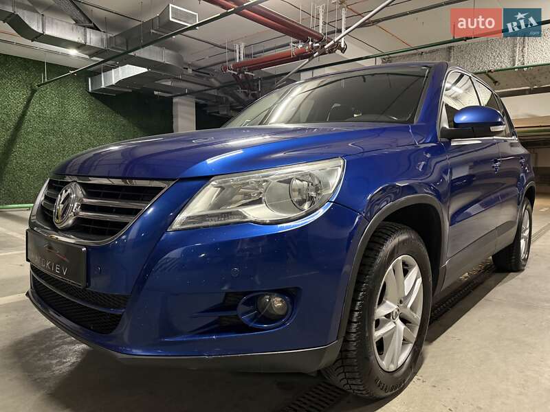Внедорожник / Кроссовер Volkswagen Tiguan 2010 в Киеве
